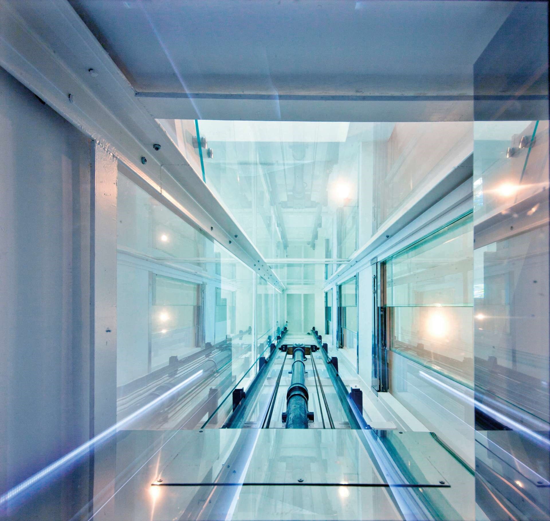 Innovazioni nella tecnologia degli ascensori merci rivoluzionando l'efficienza logistica